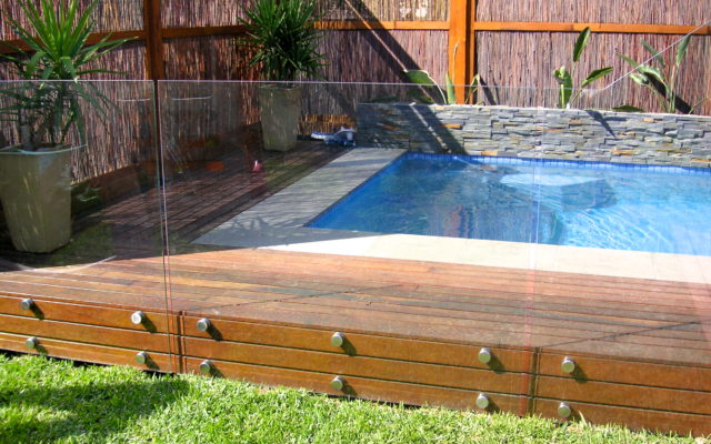 Frameless Glass pool fence by Dynamic Glass Melbourne
