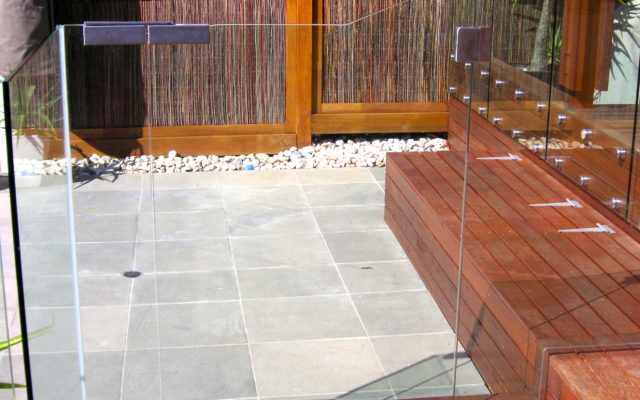 Frameless Glass pool fence by Dynamic Glass Melbourne