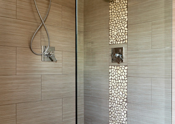 Frameless glass shower screen by Dynamic Glass Melbourne