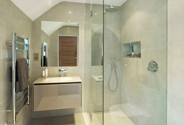 Frameless glass shower screen by Dynamic Glass Melbourne