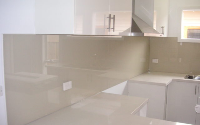 Kitchen glass splashback by Dynamic Glass Melbourne